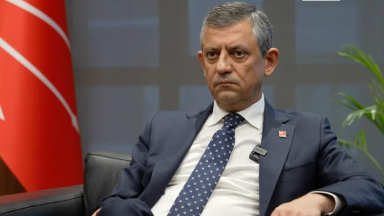 İngiltere Başbakanı Keir Starmer'a Cevap: Özgür Özel Fransız Medyasına Konuştu